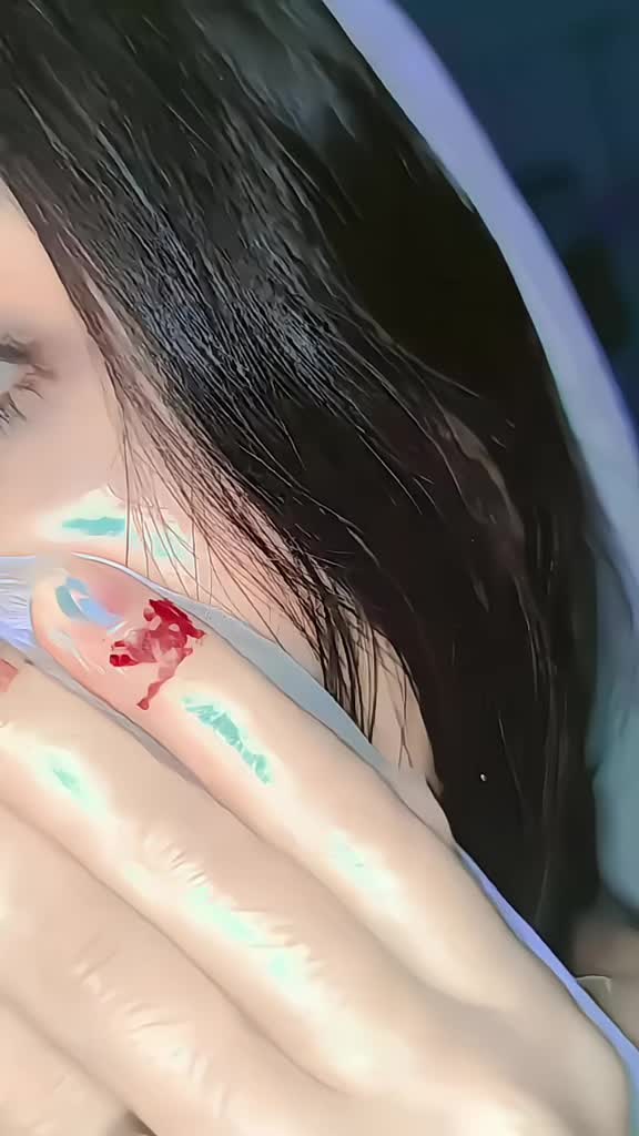 @༺ 🍁𝑬𝒚𝒆𝒔 𝒒𝒖𝒆𝒆𝒏🍁 ༻