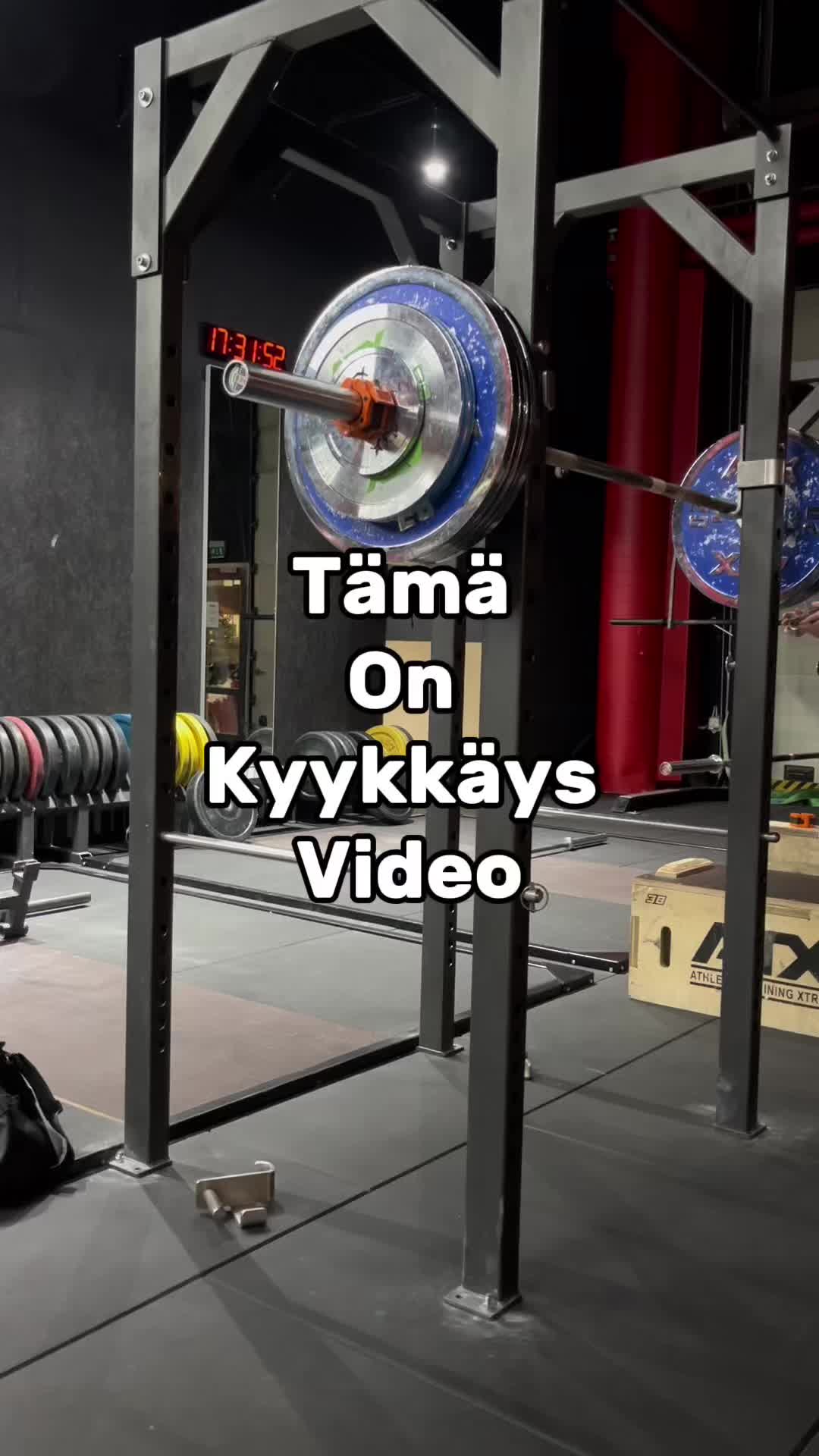 @hyttisenjani