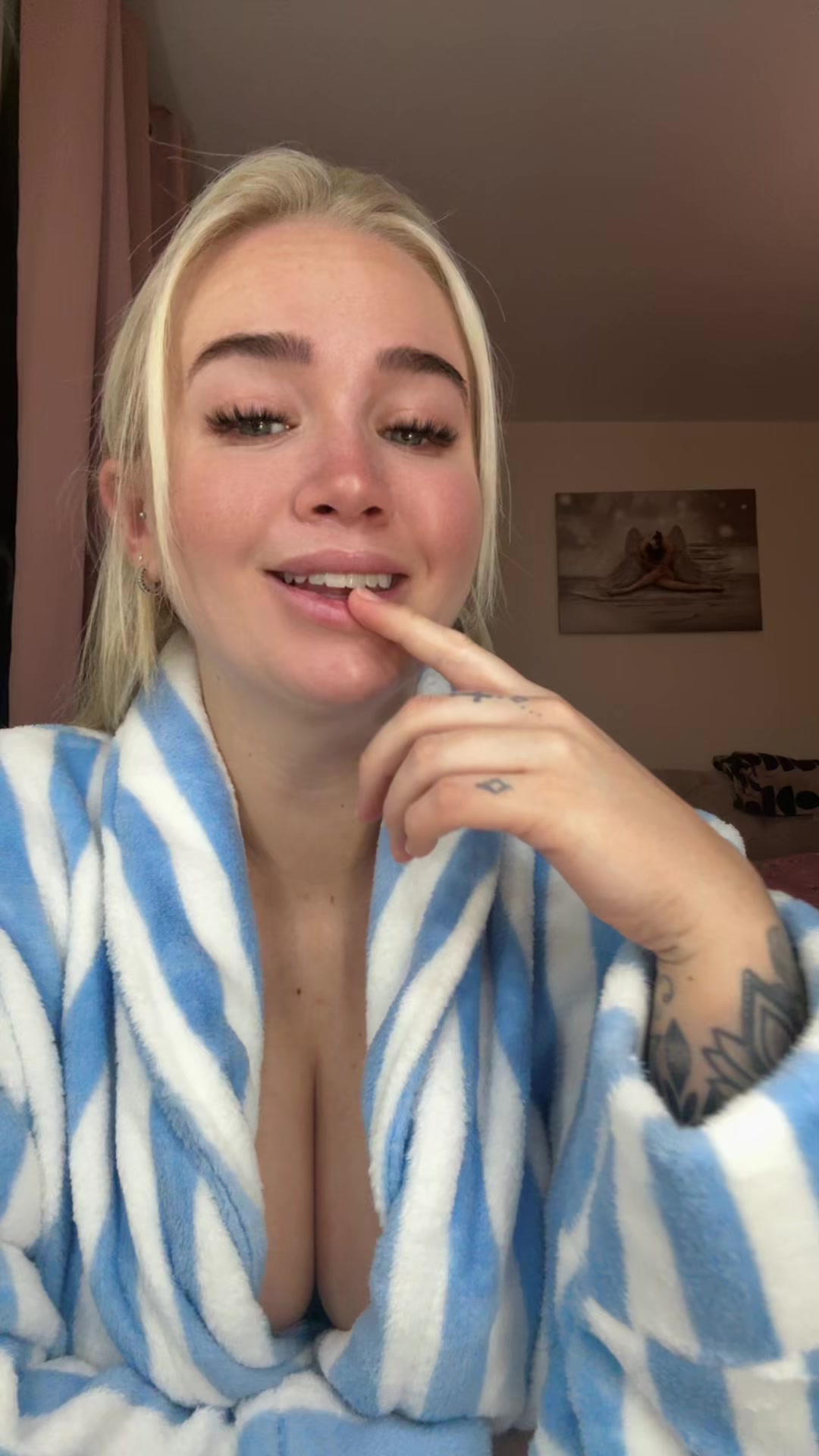 @Official_Elleshaaa