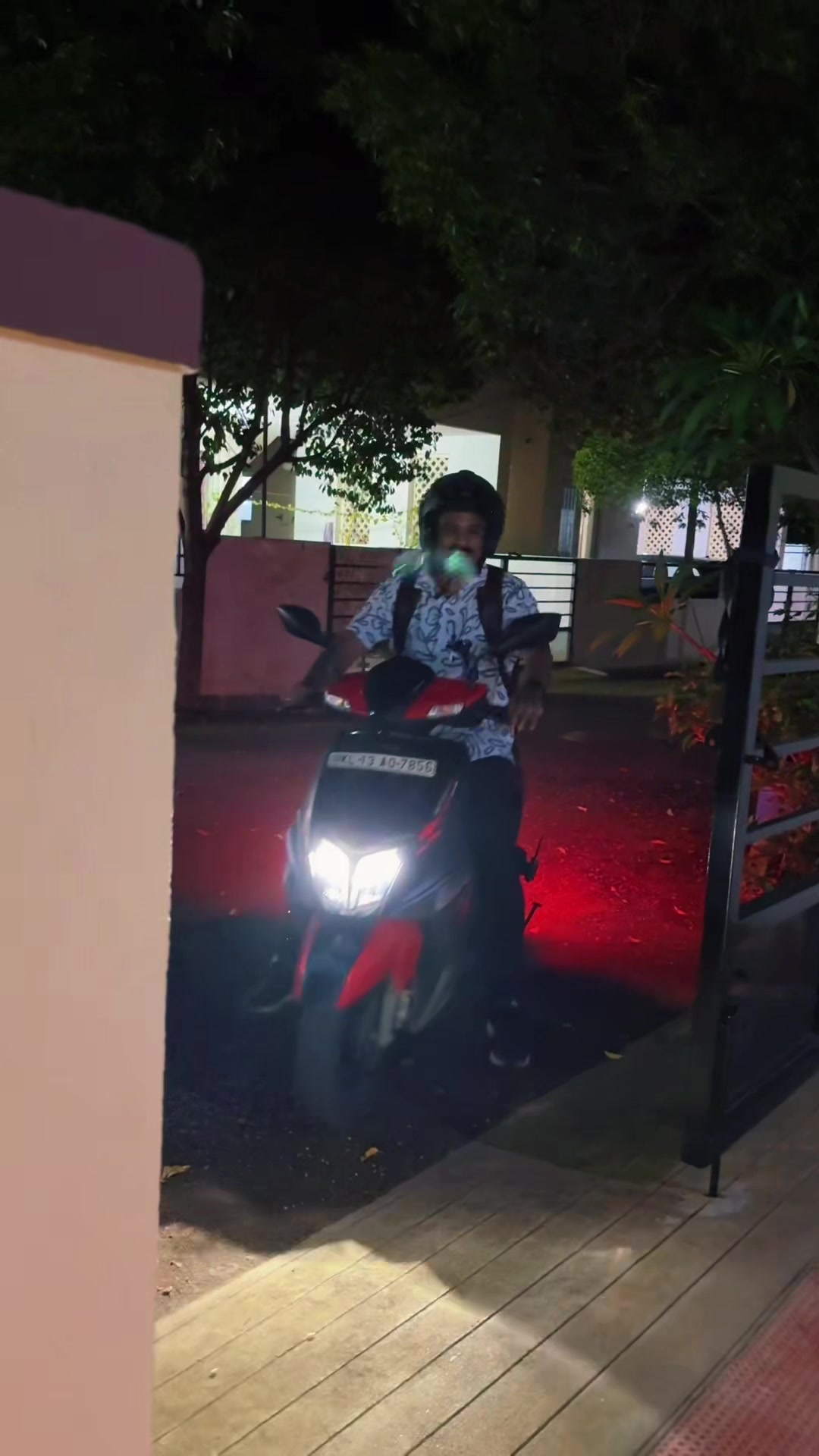@Nepali 👩❤️👨Malayali