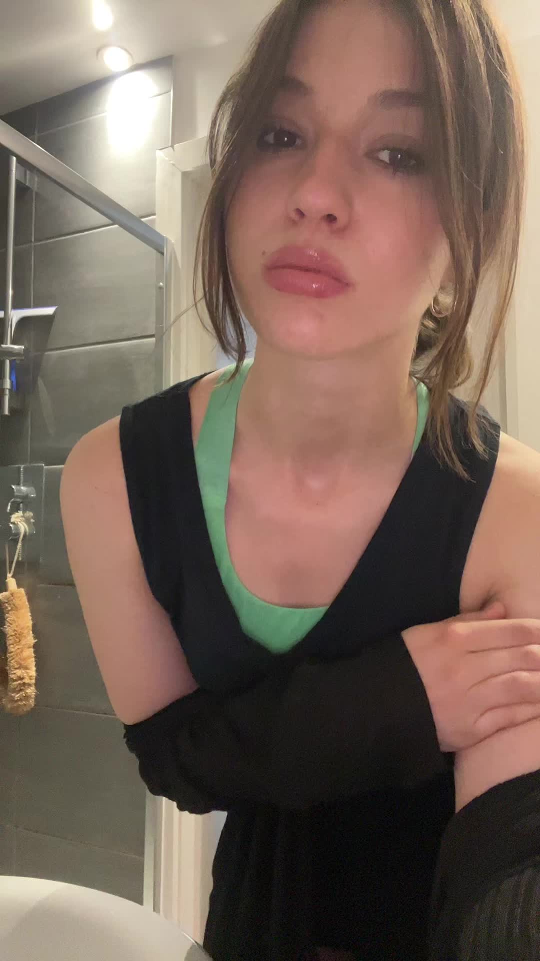 @ellalouiseclark