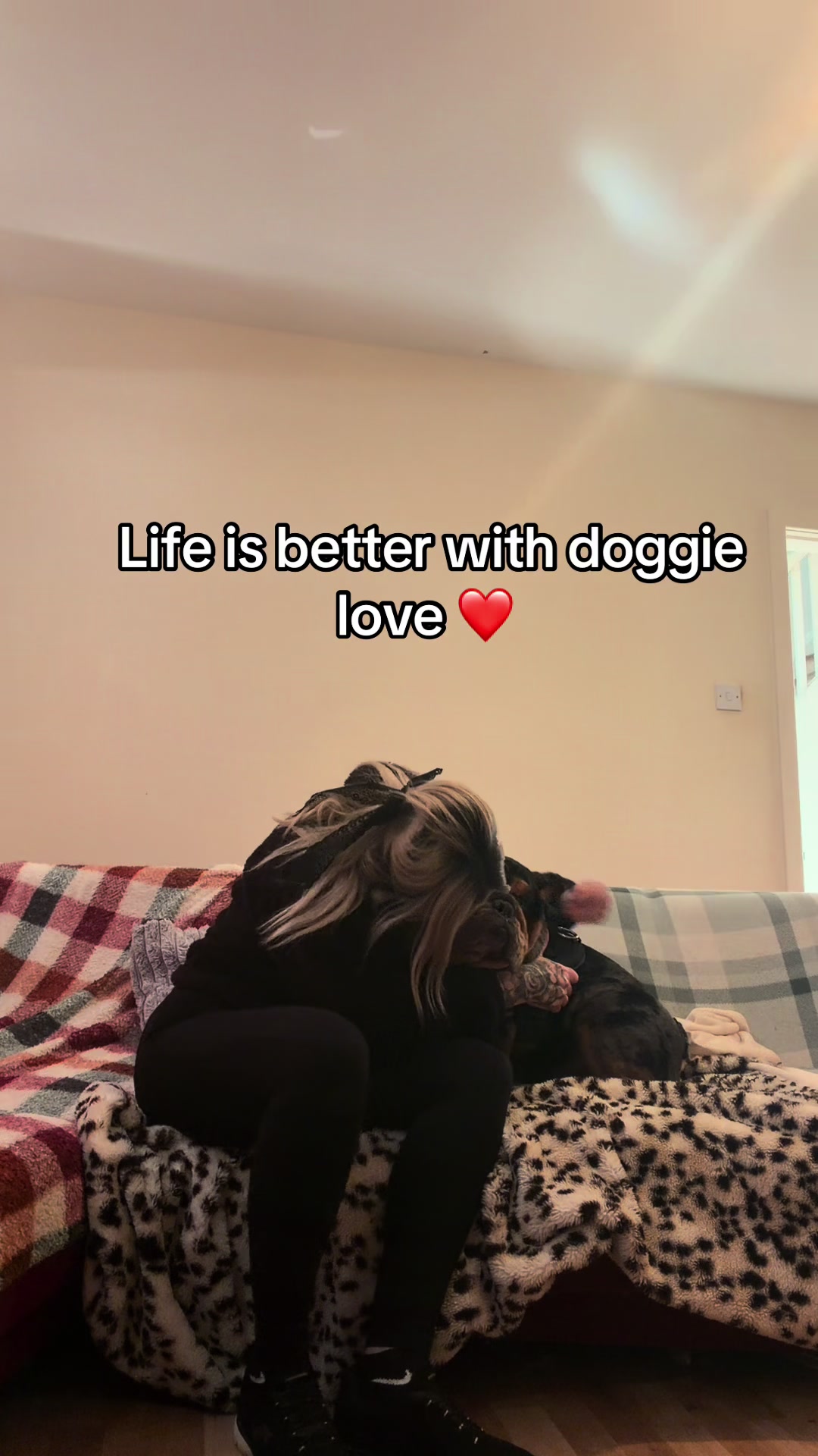 @Rach 🖤⚡️