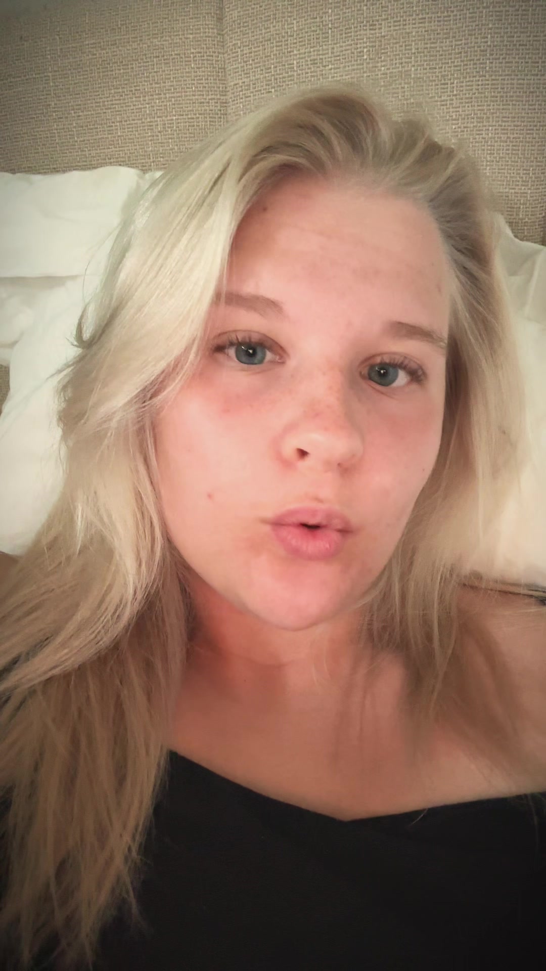 @ellasriktigaspam