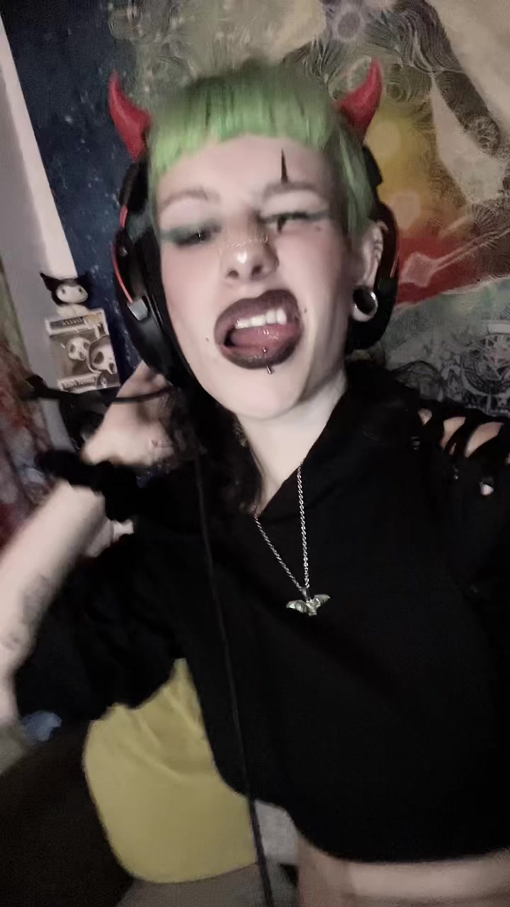 @little_blvck_angel_13