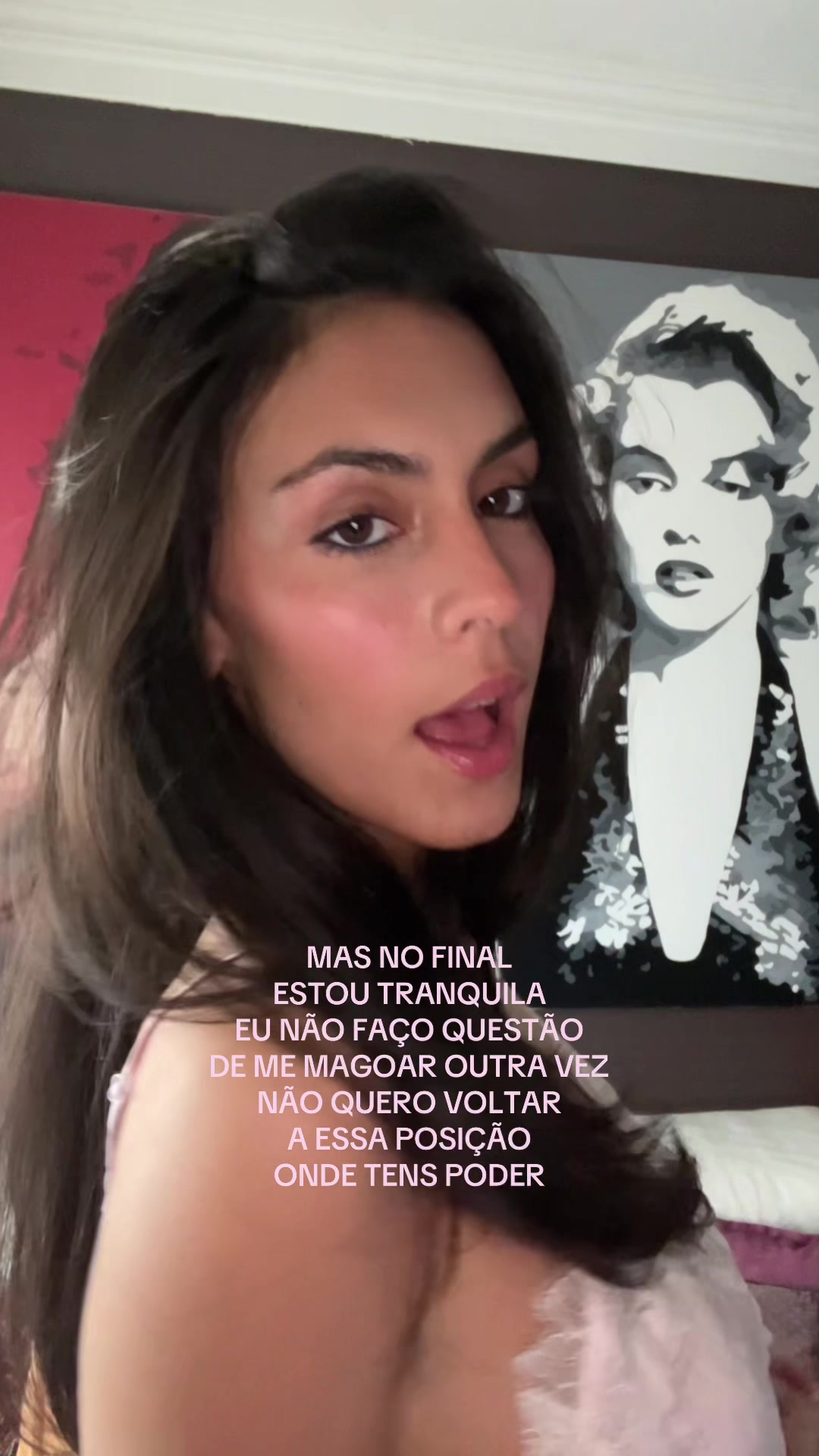 @mia.benita