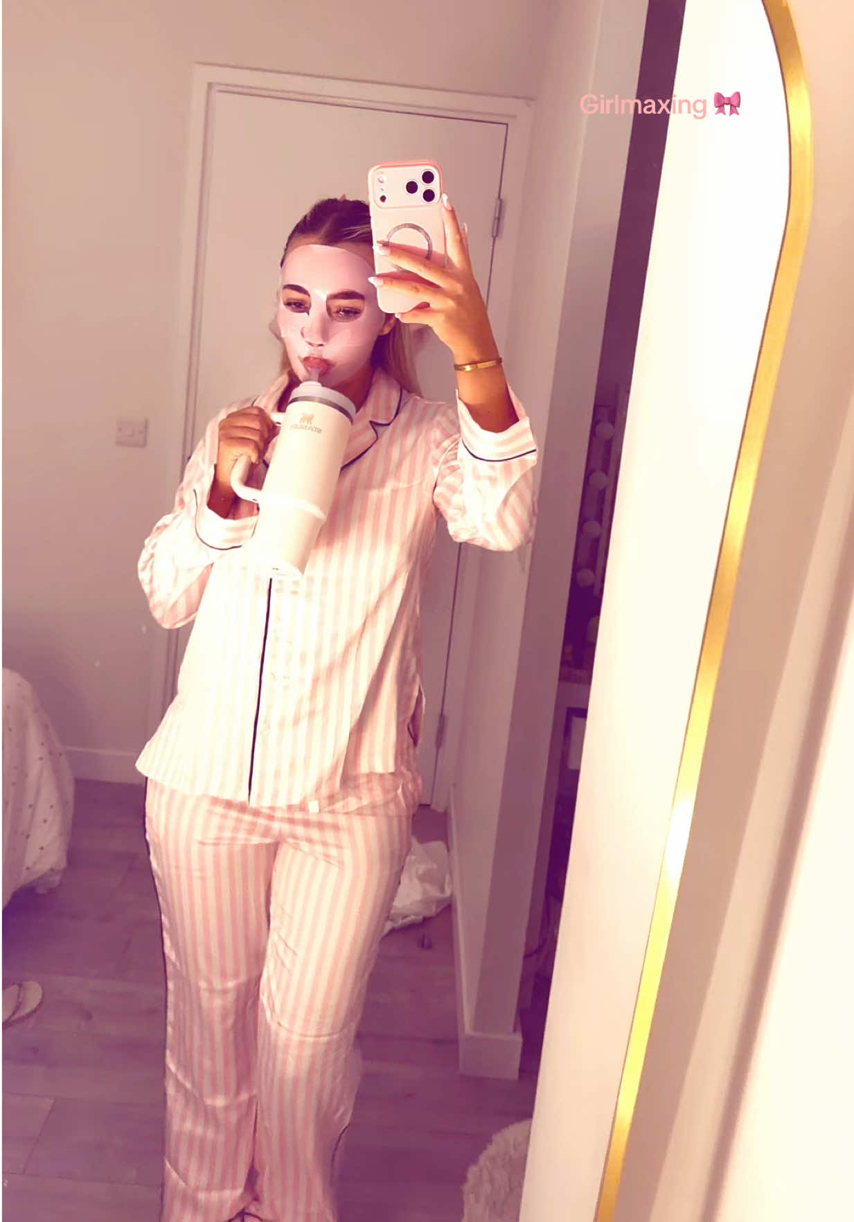 @chlo.snelson