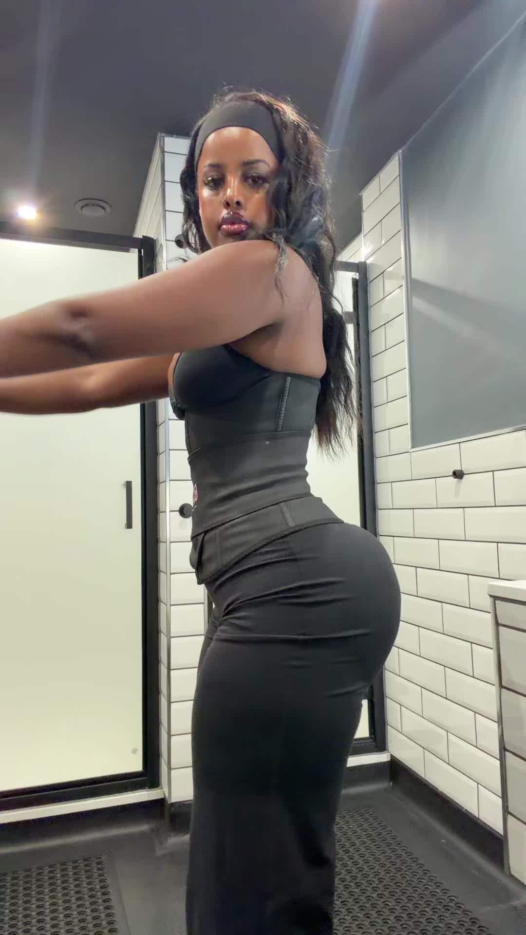 @Yarafitness