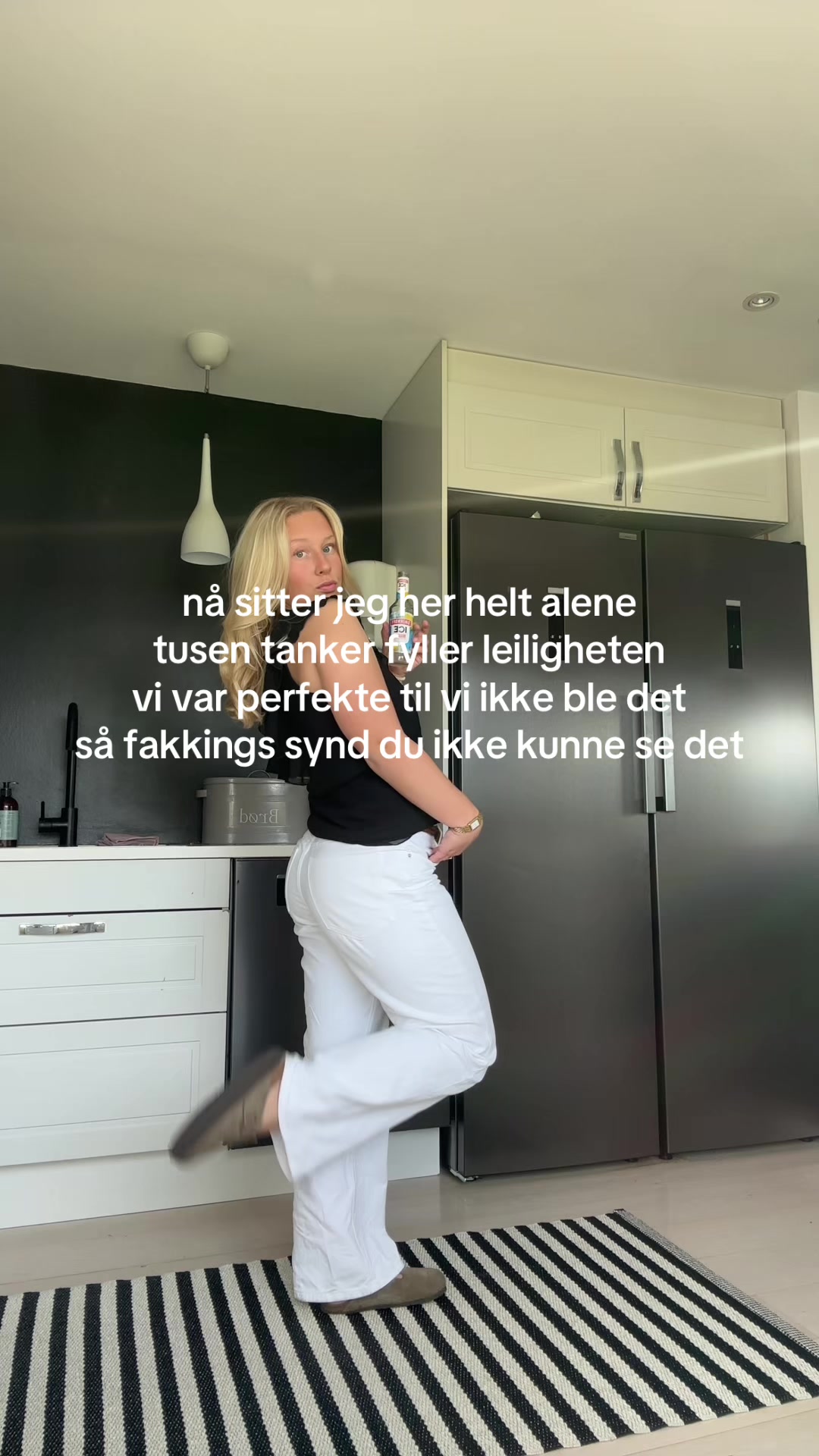 @JULIE ØSTERUD