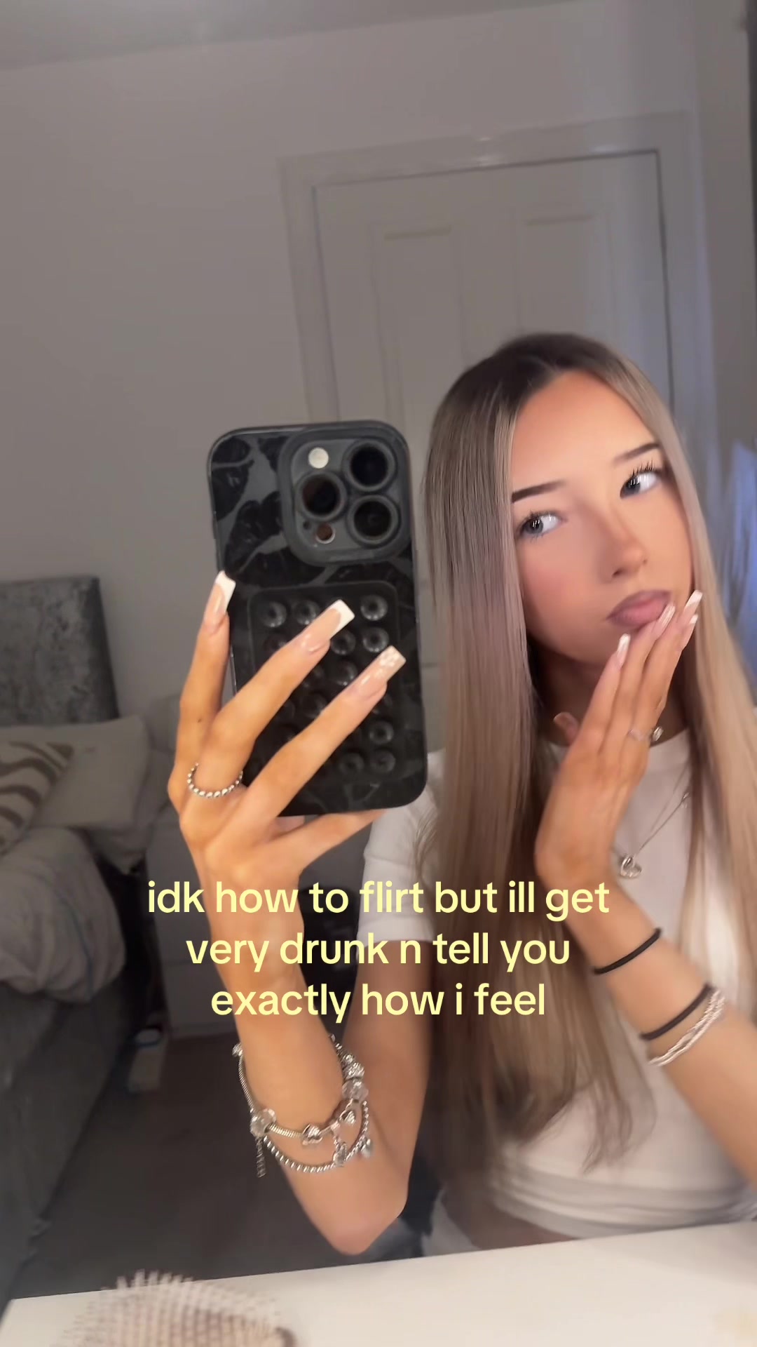 @𝐞