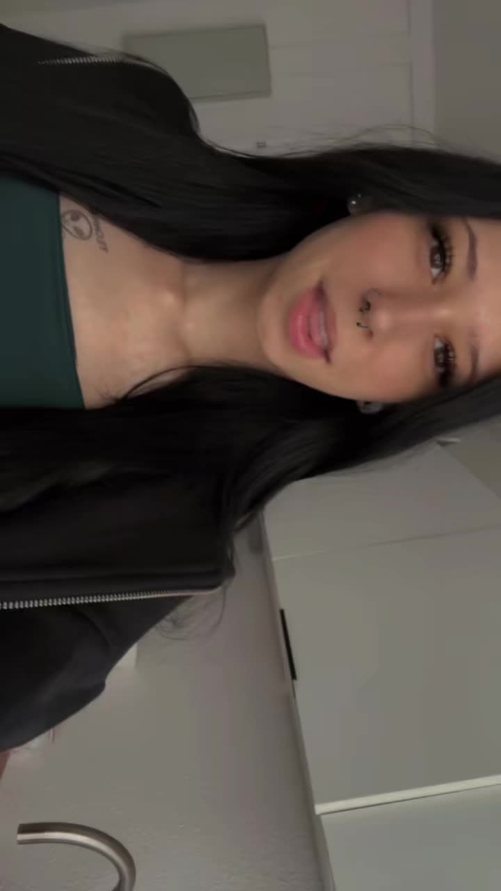 @👽