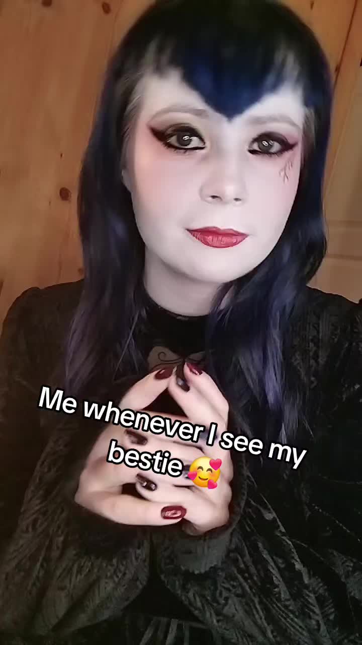 @Caroline 💙🖤