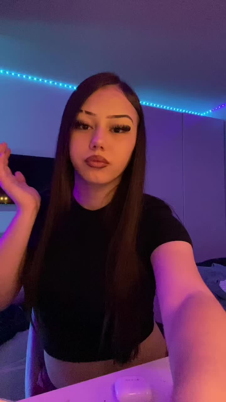 @👻