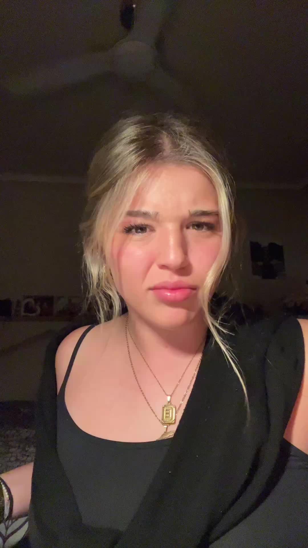 @𝐄𝐬𝐭𝐞𝐟𝐚𝐧𝐢𝐚