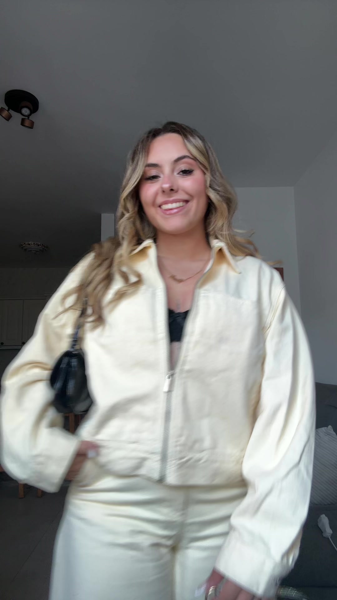 @claudia