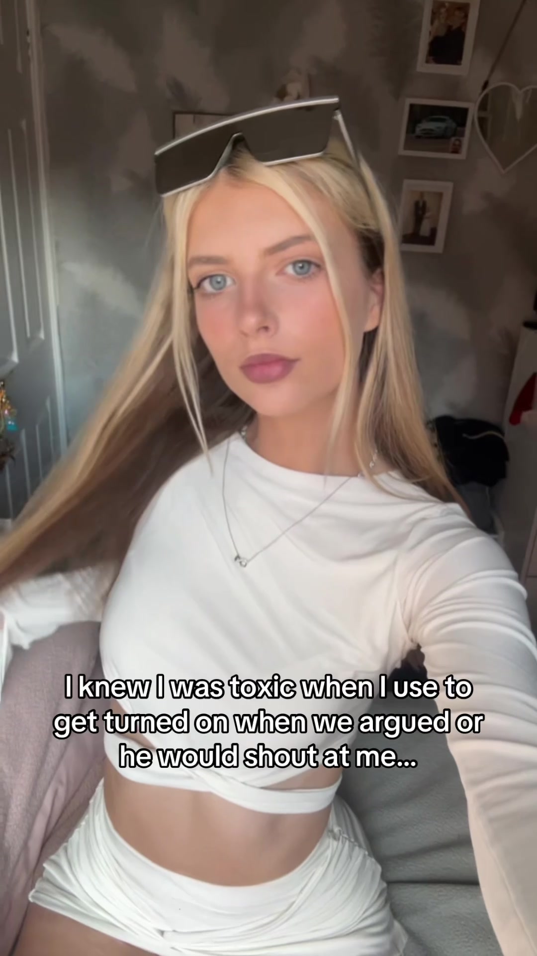 @Chloe <3