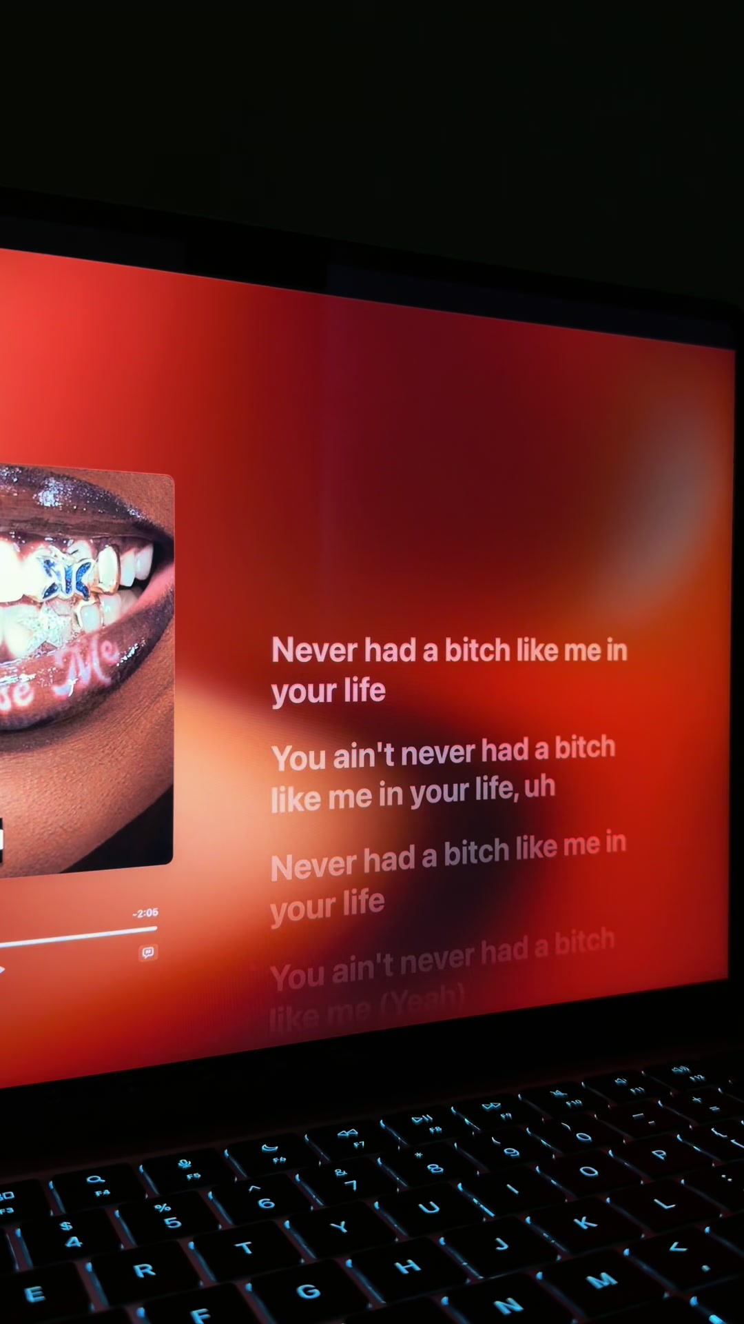 @🎧