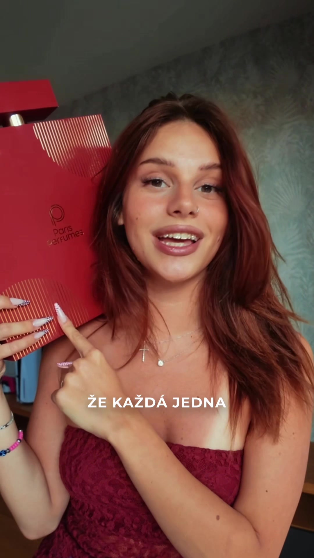 @laradizdarevic_