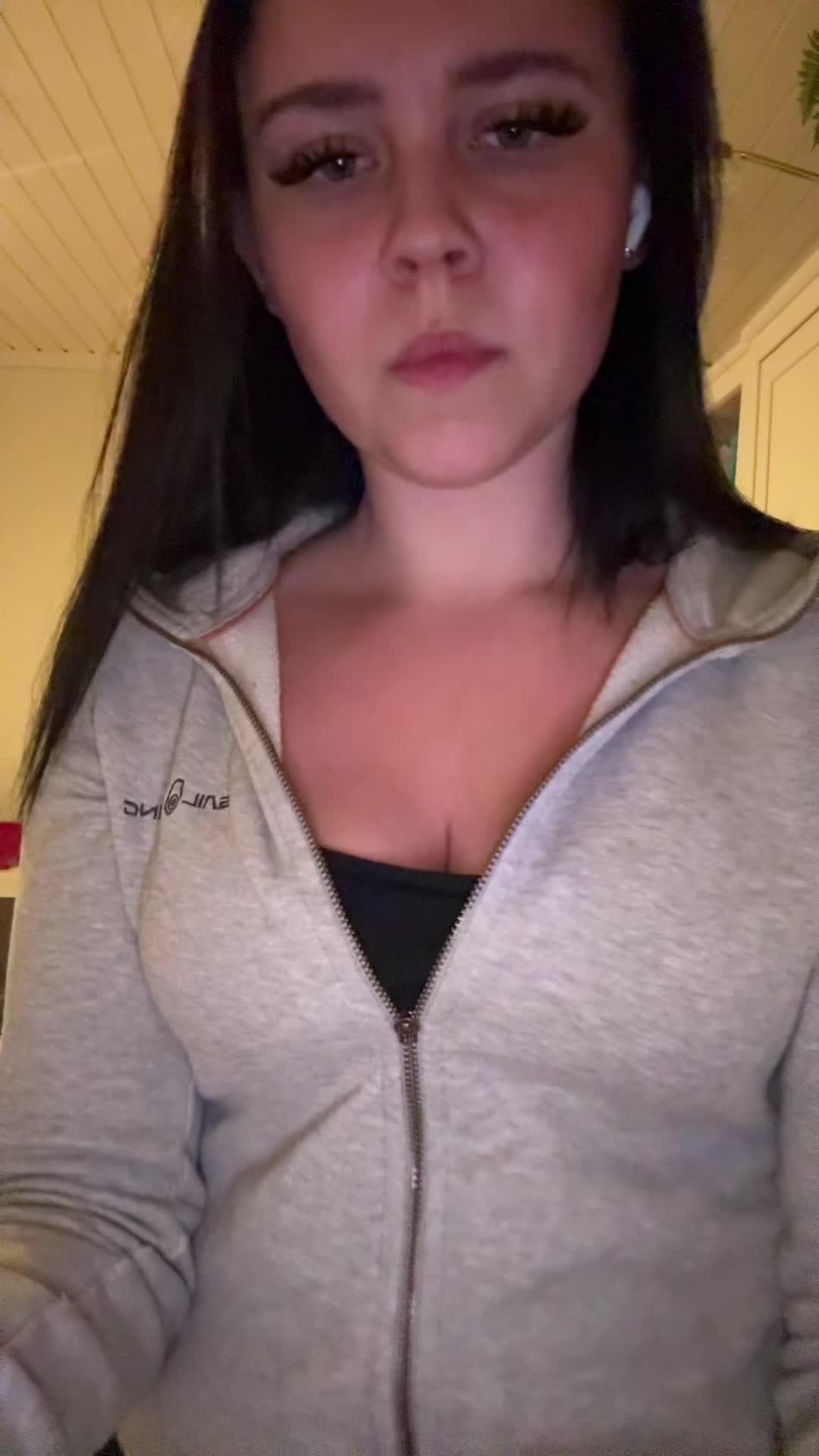 @emilia09_aa