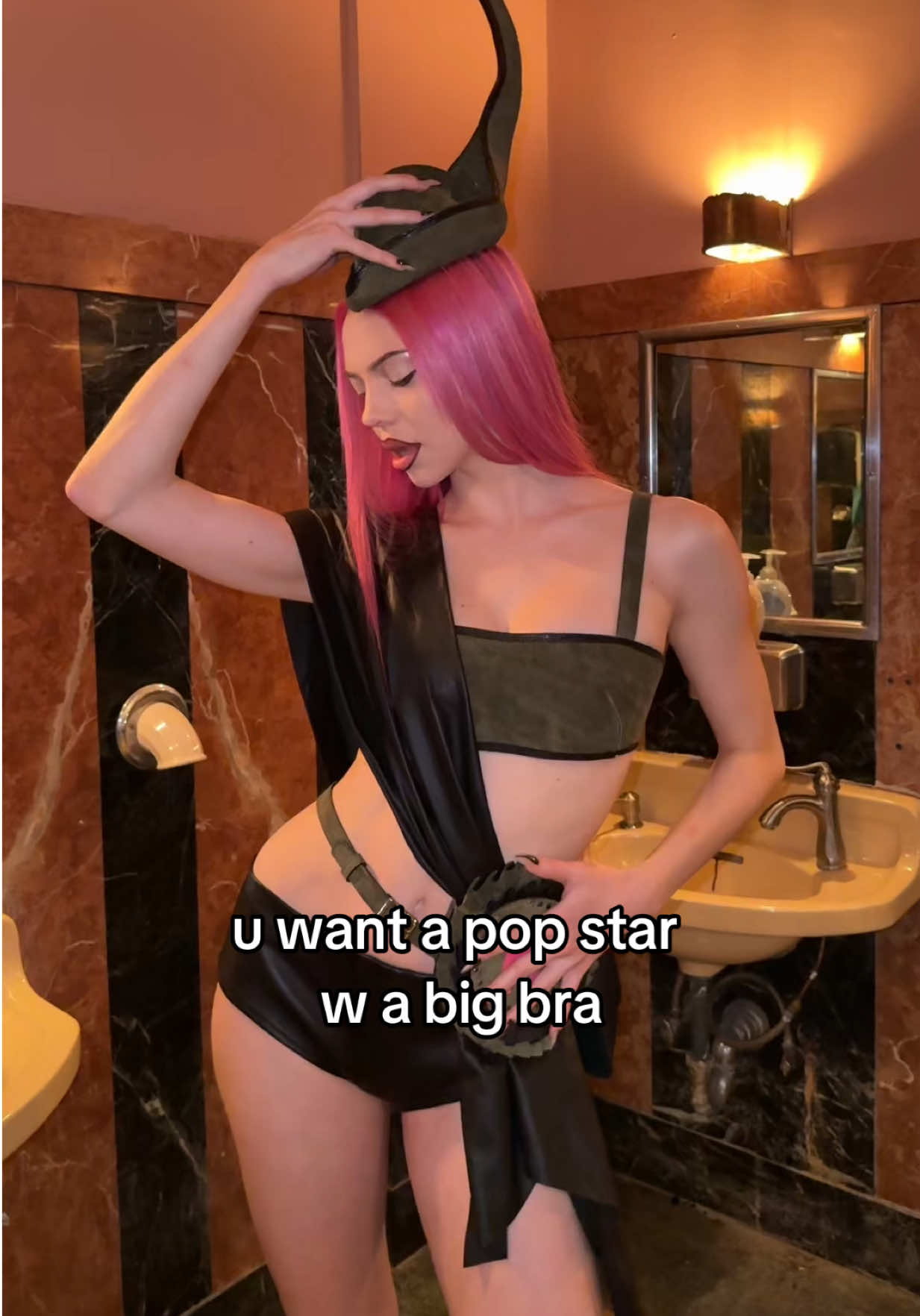 @ADÉLA