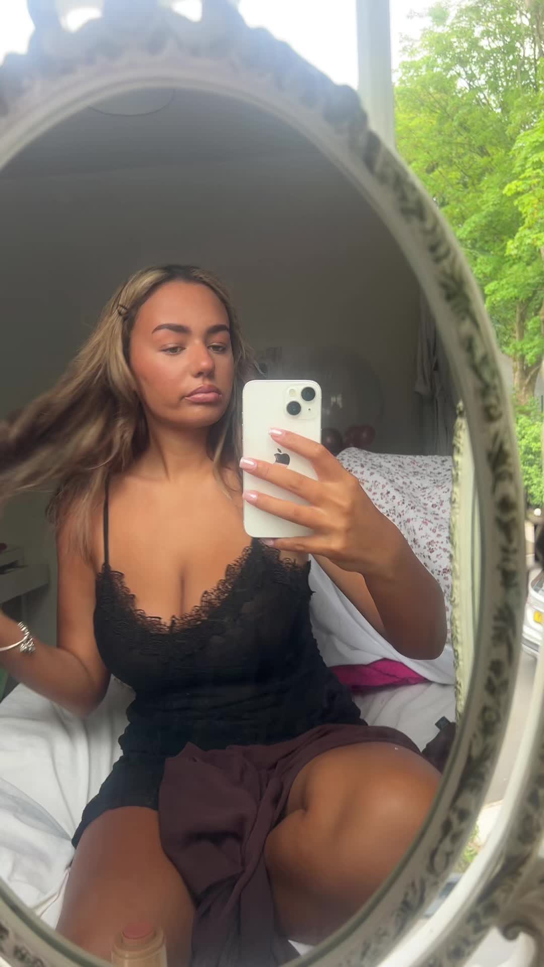 @Ava