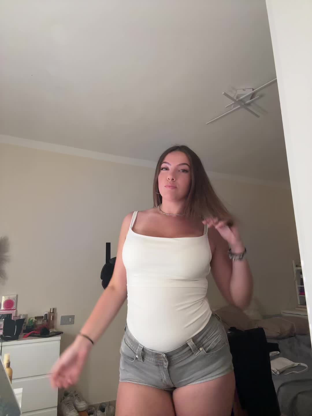 @𝓘𝓼𝓪💸