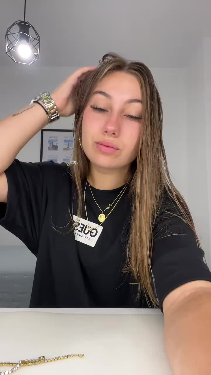 @Angelaajuradoo2__