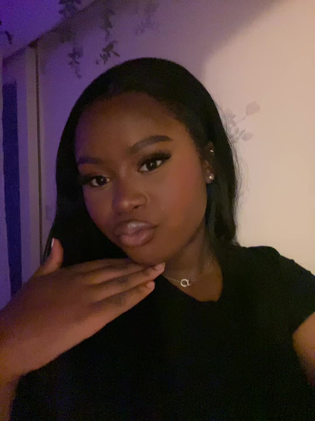 @𝐋𝐄𝐘𝐘🎀