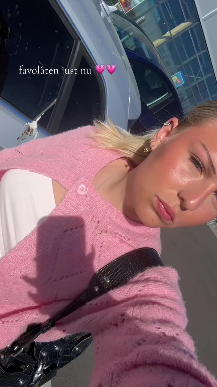 @𝓫𝓵𝓸𝓷𝓭𝓲𝓷𝓽𝓾𝓿𝓪