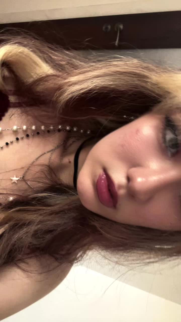 @𝘁𝗼𝗿𝗶&sup1;⁶ &sup3; ⁴⁴
