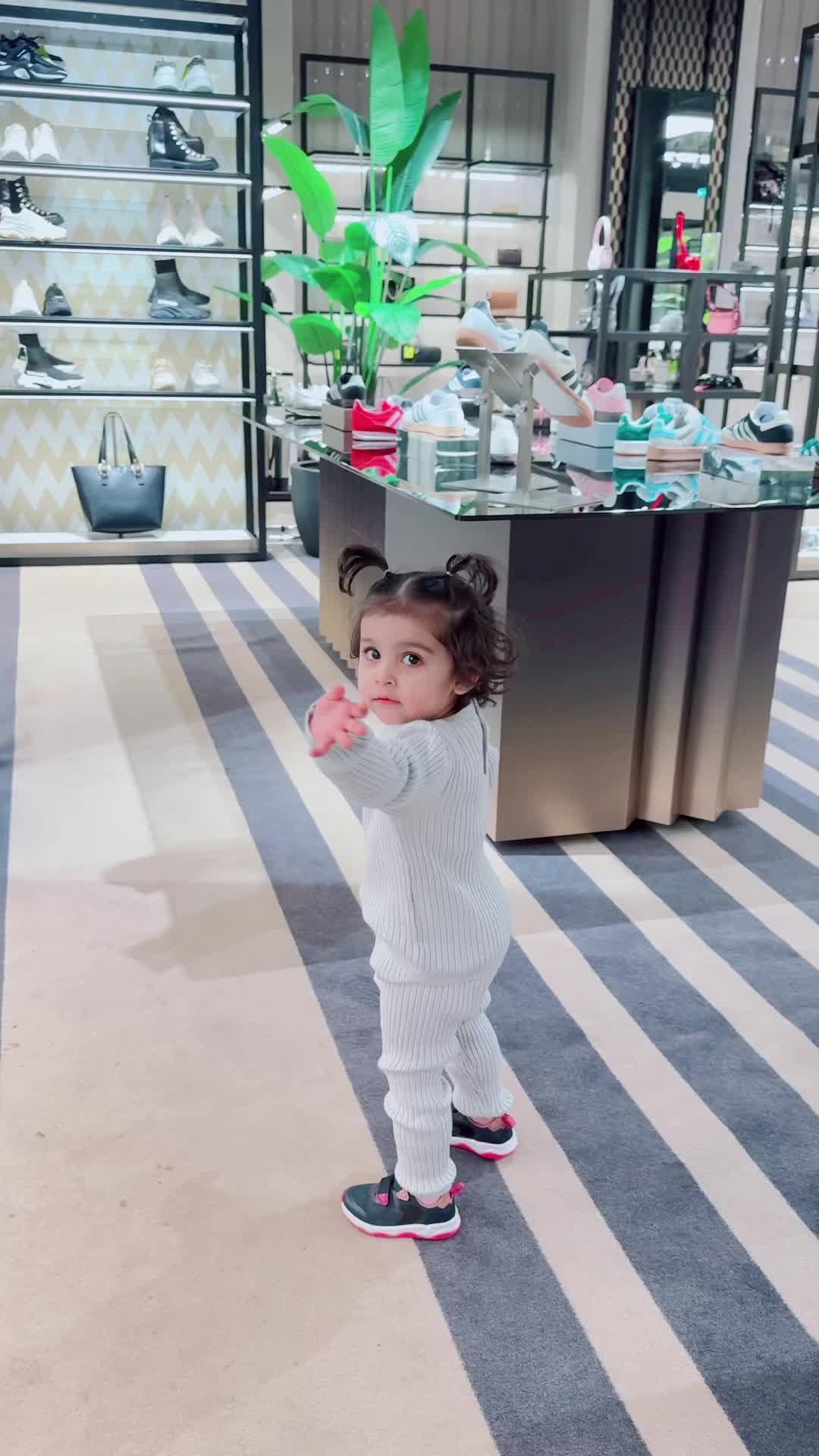 @Withhoorain