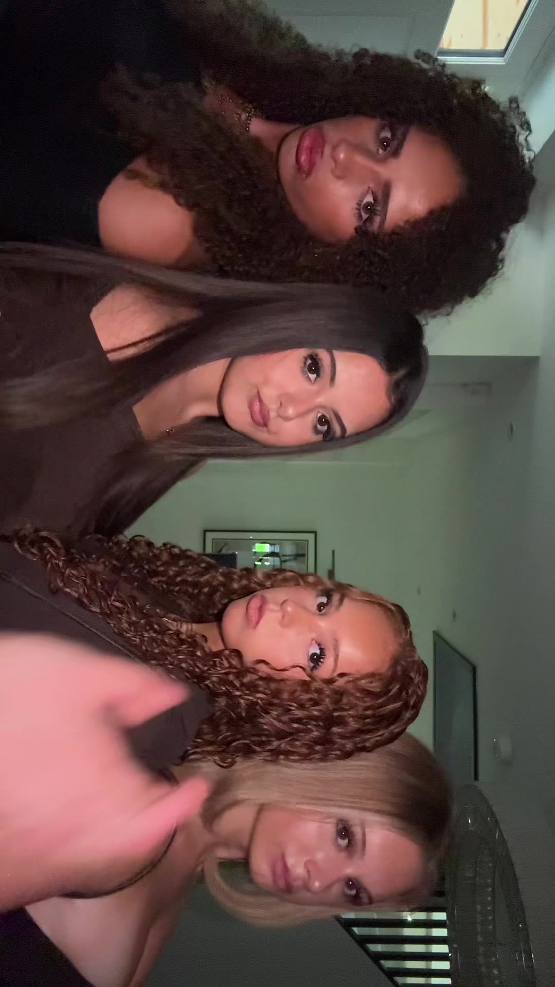 @𝐞𝐥𝐢 𝐦𝐞𝐥𝐨