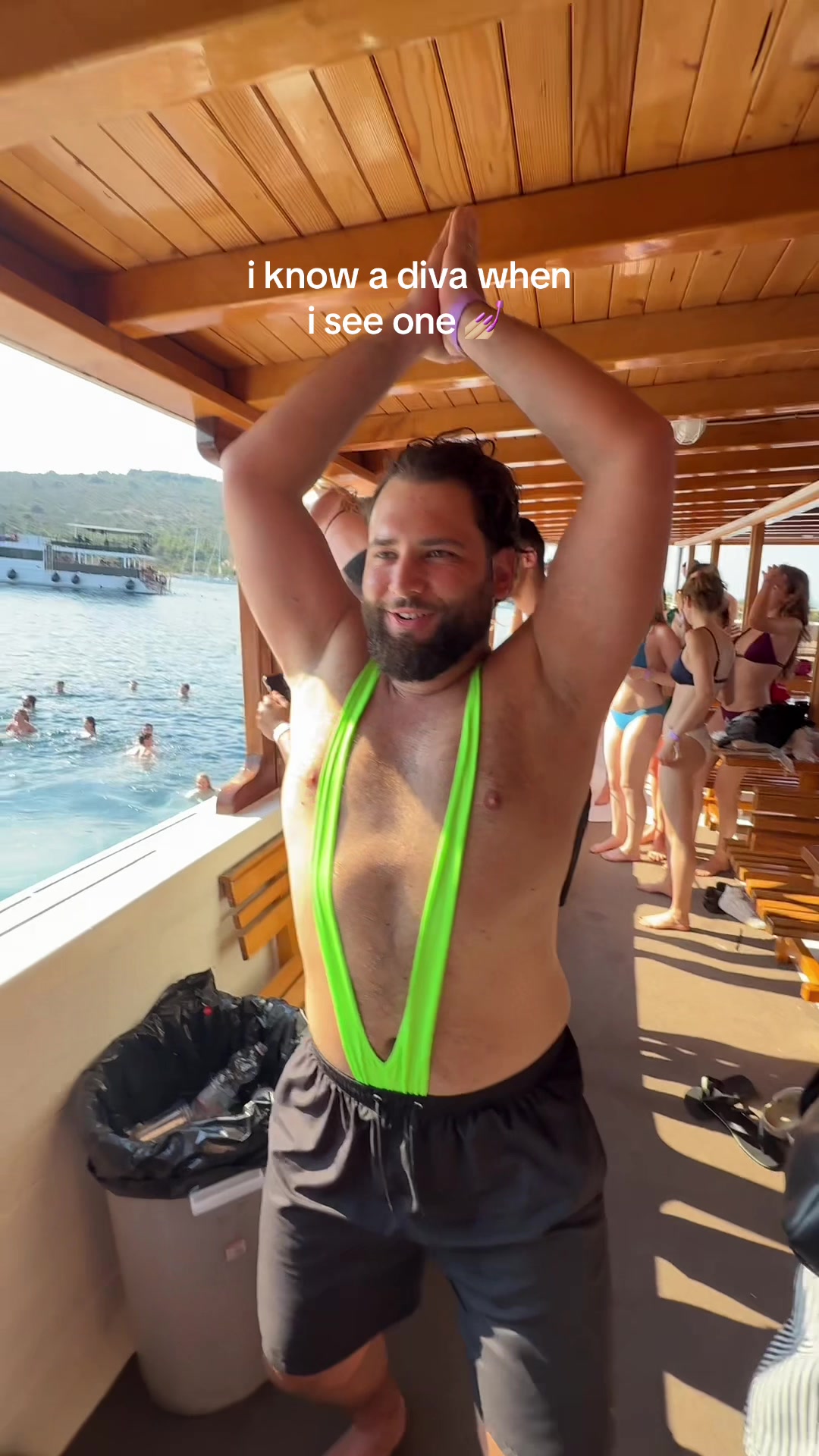 @Out To Sea - Split Boat Party