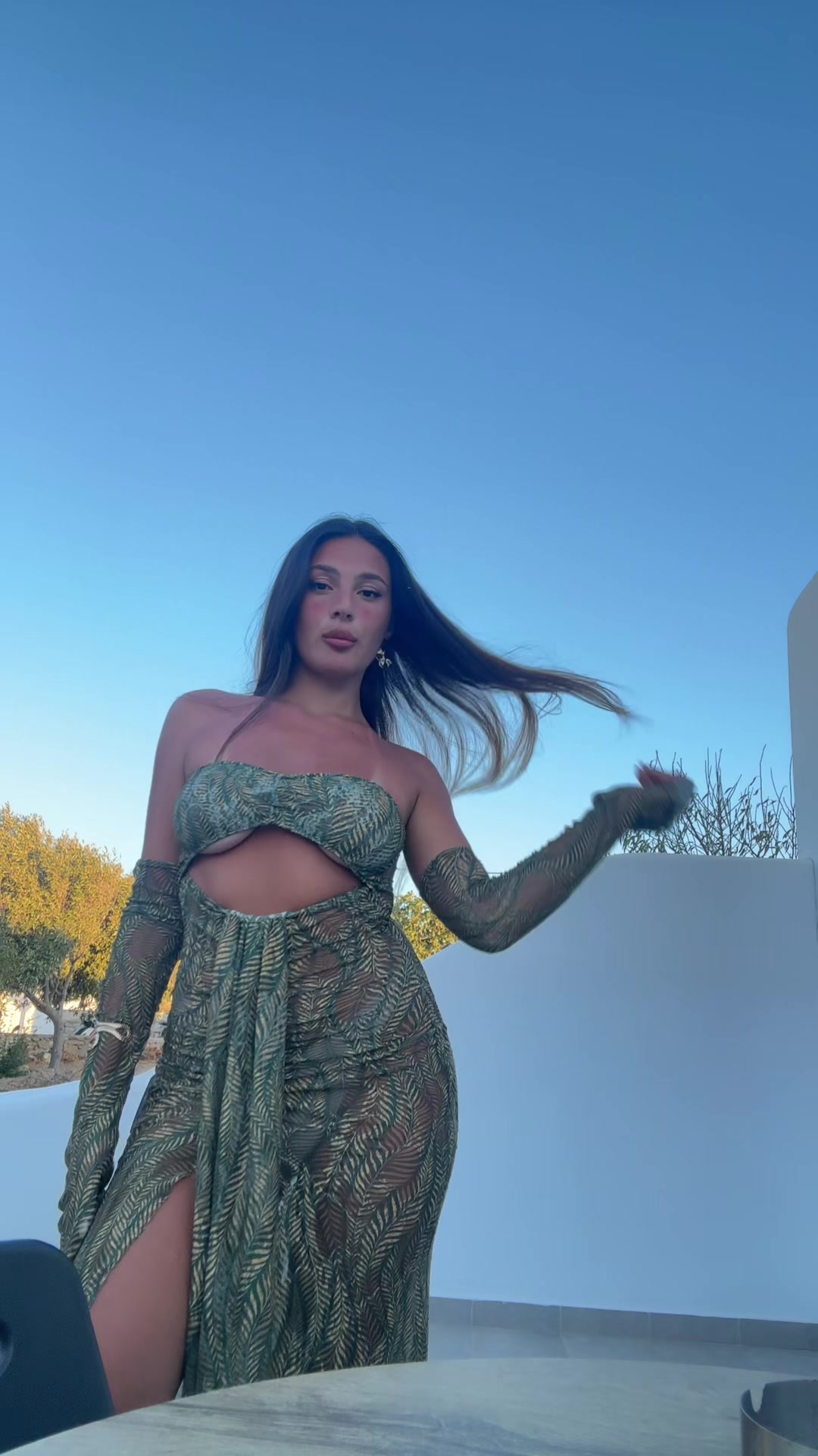 @kikkycuzzolino