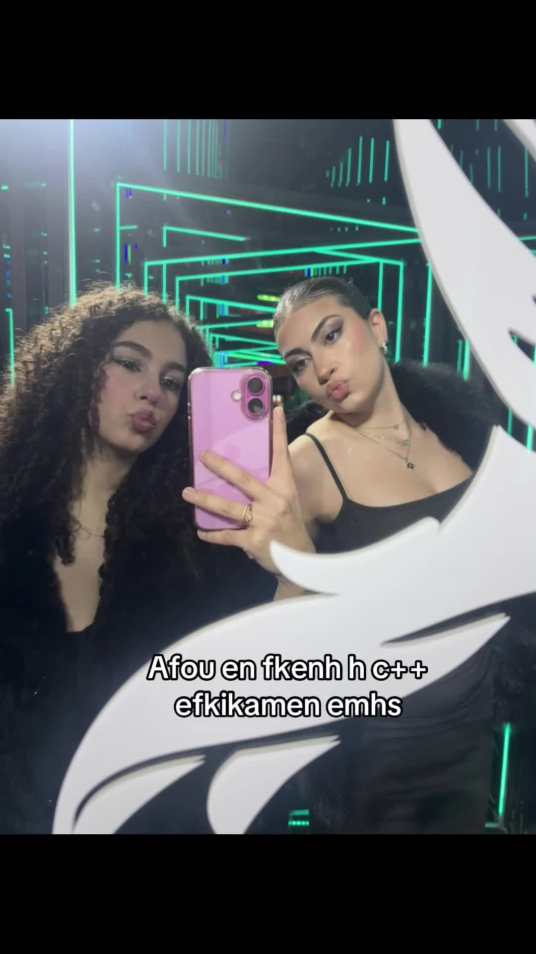 @&Sigma;&omicron;&phi;ά&kappa;&iota;💘