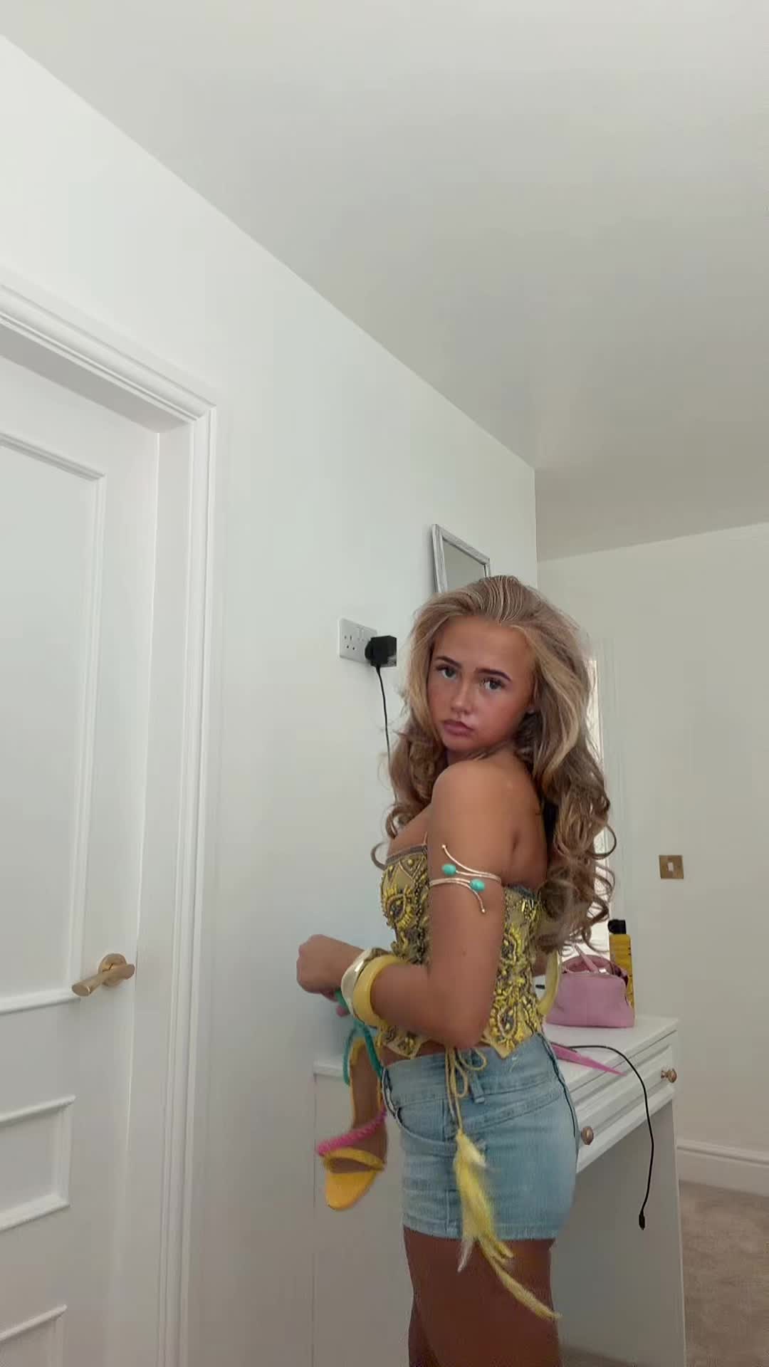 @Annaliseconnorss