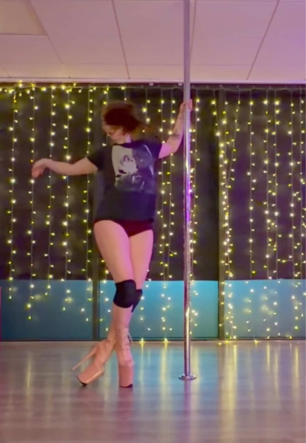 @ThePoleDancerGingie🦩