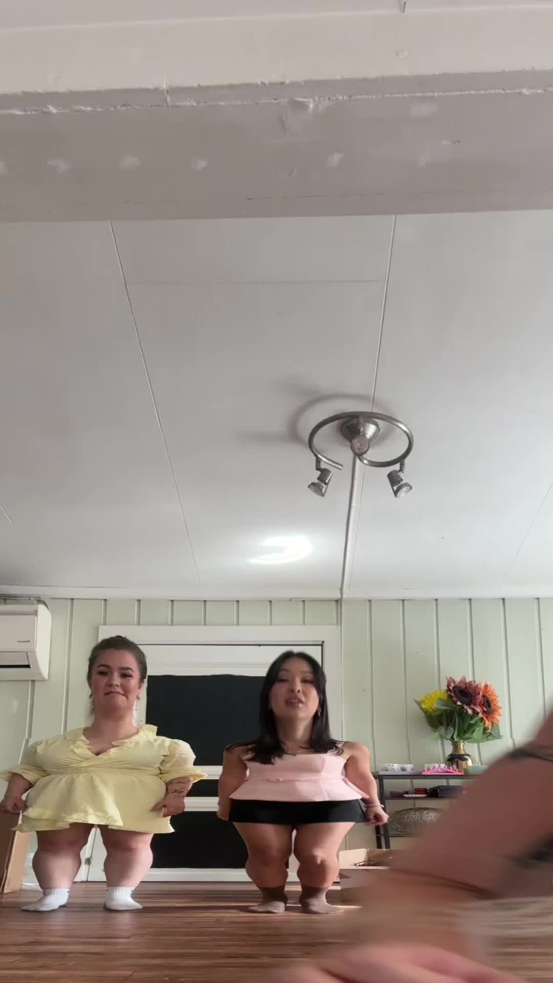 @Vikkzy
