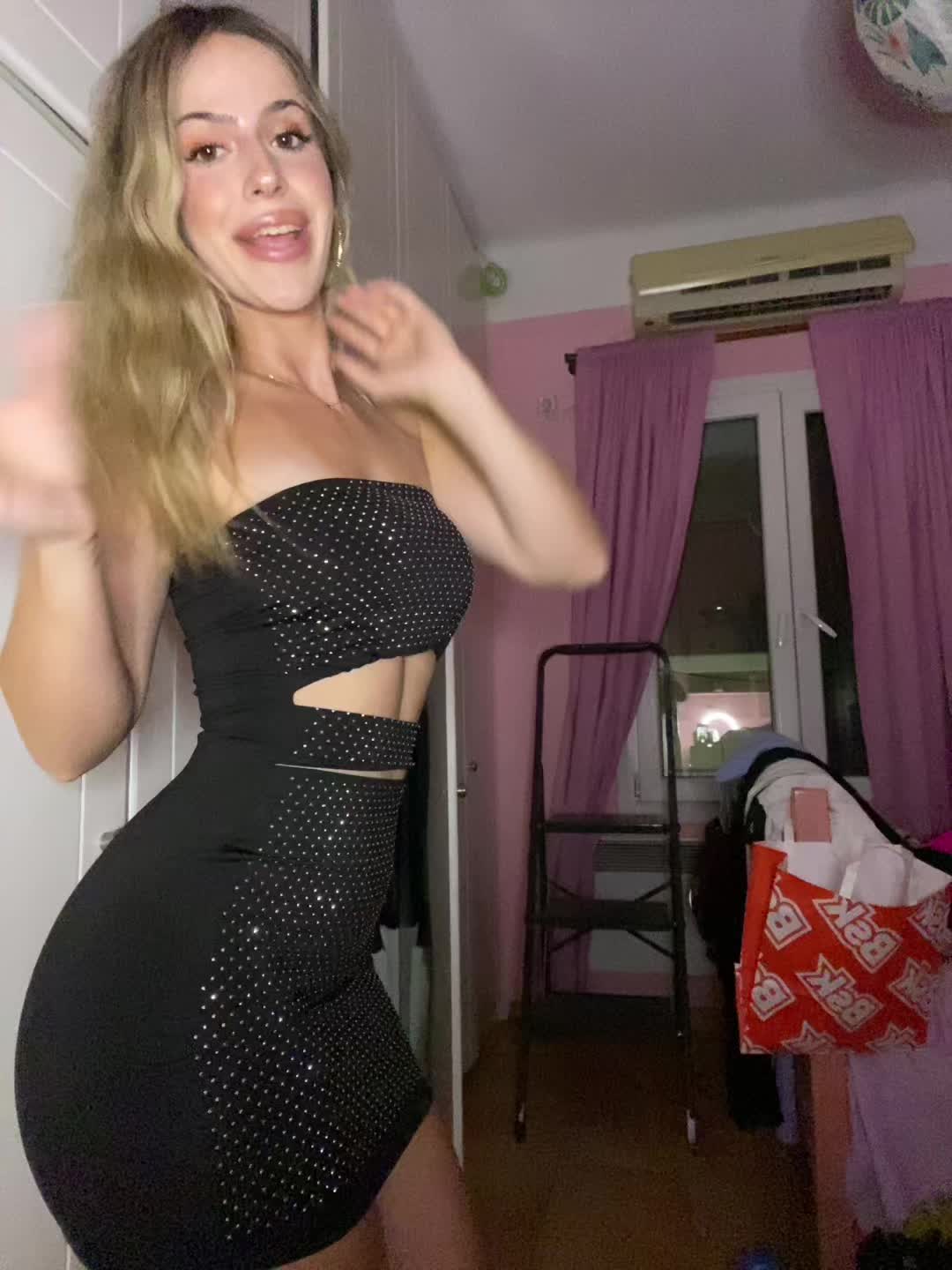 @Elena☘️