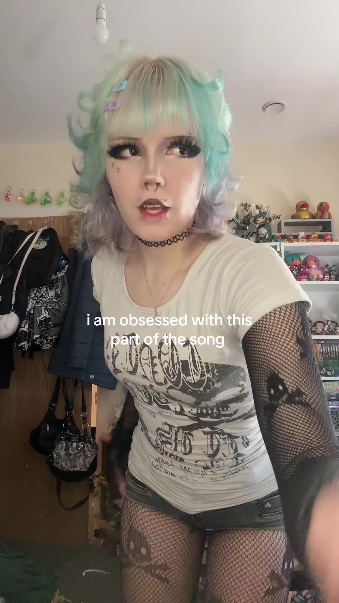 @✩