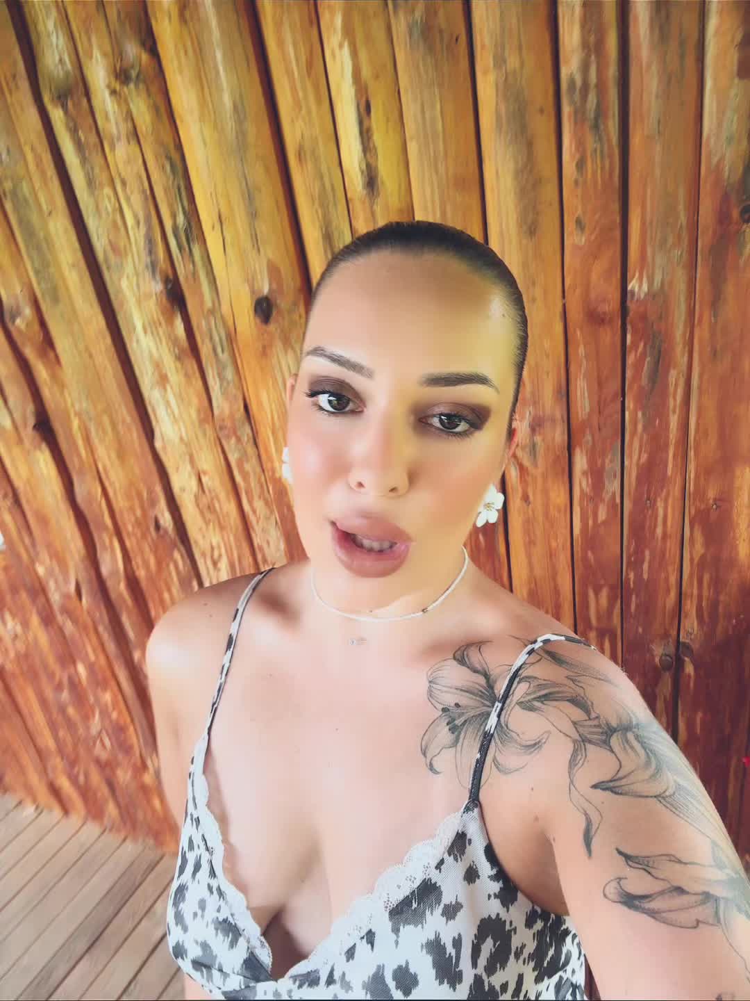 @MMM
