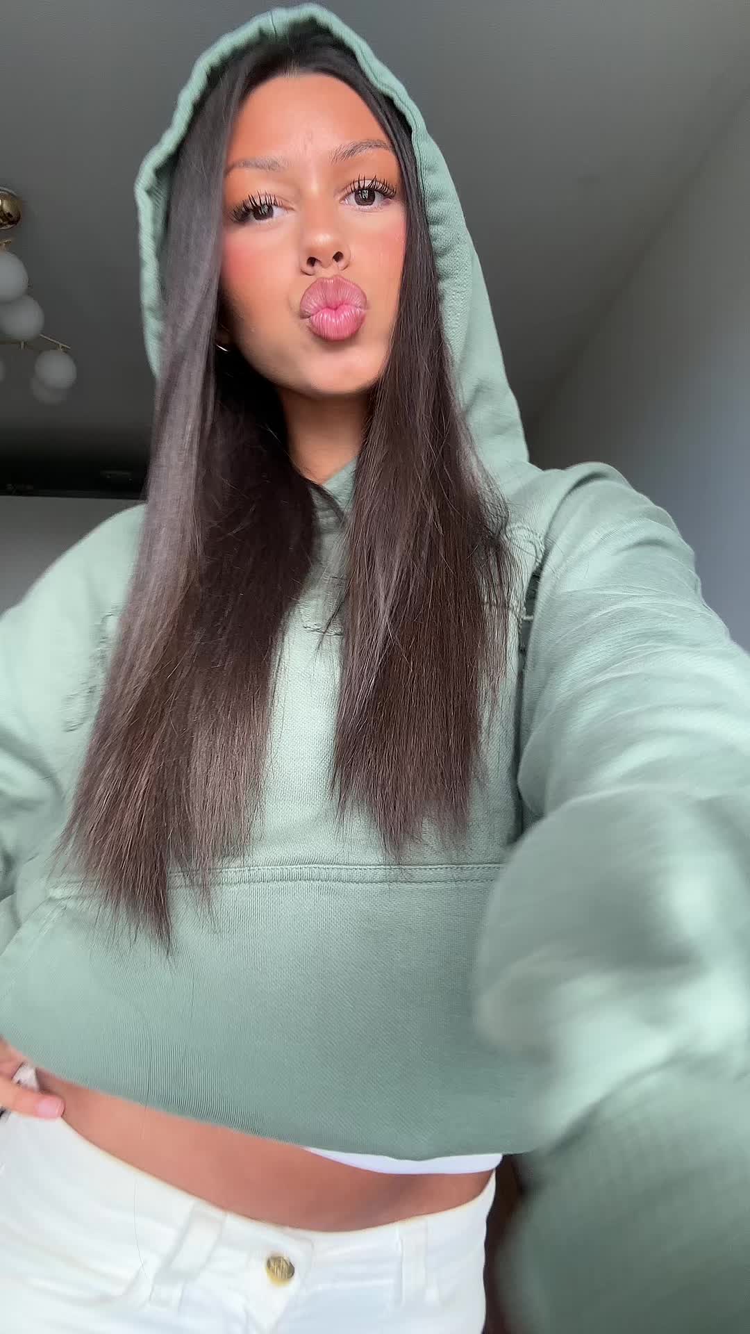 @Monaa