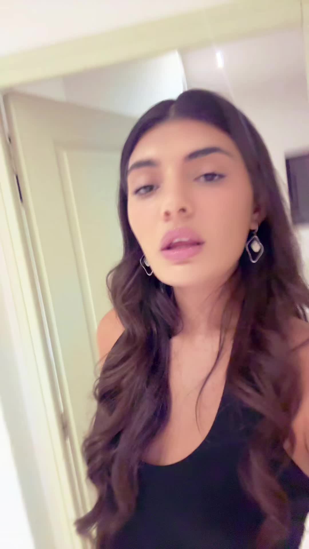 @Jessica_neeme