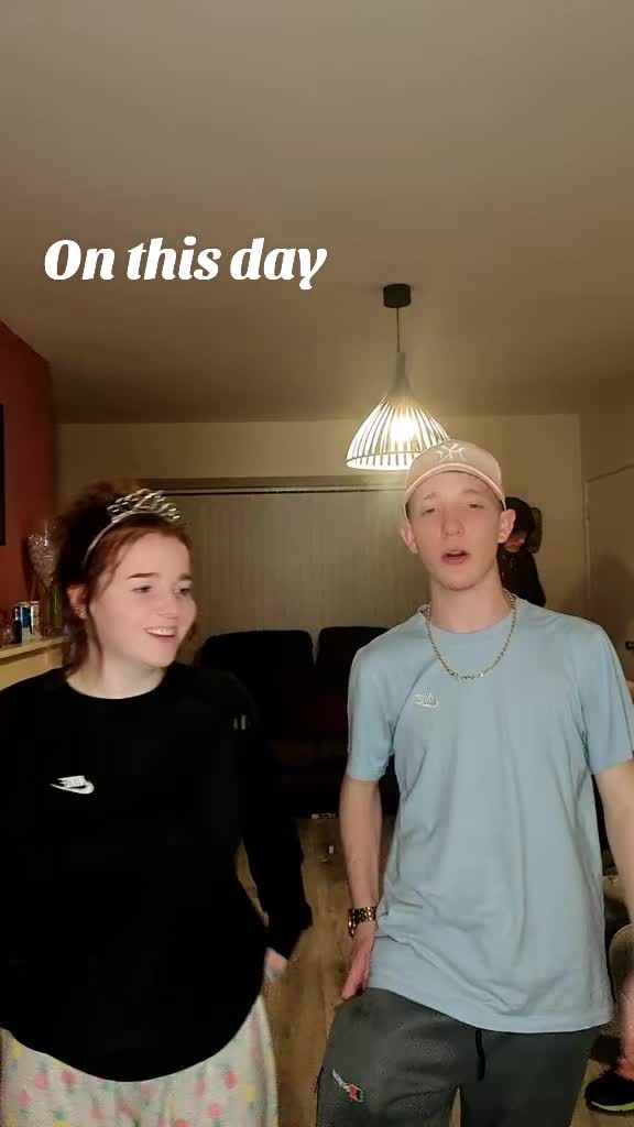 @LilRedCanvas