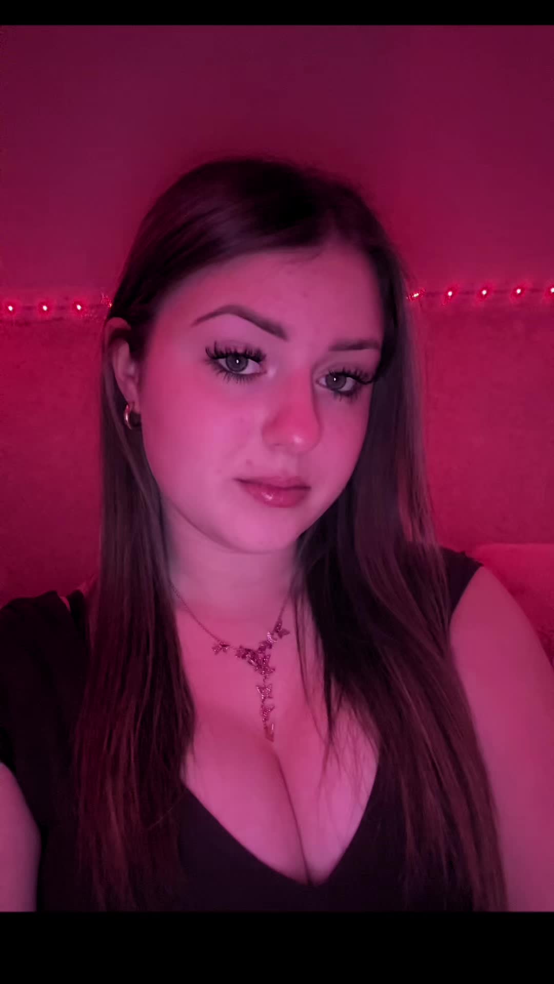 @nikole..v