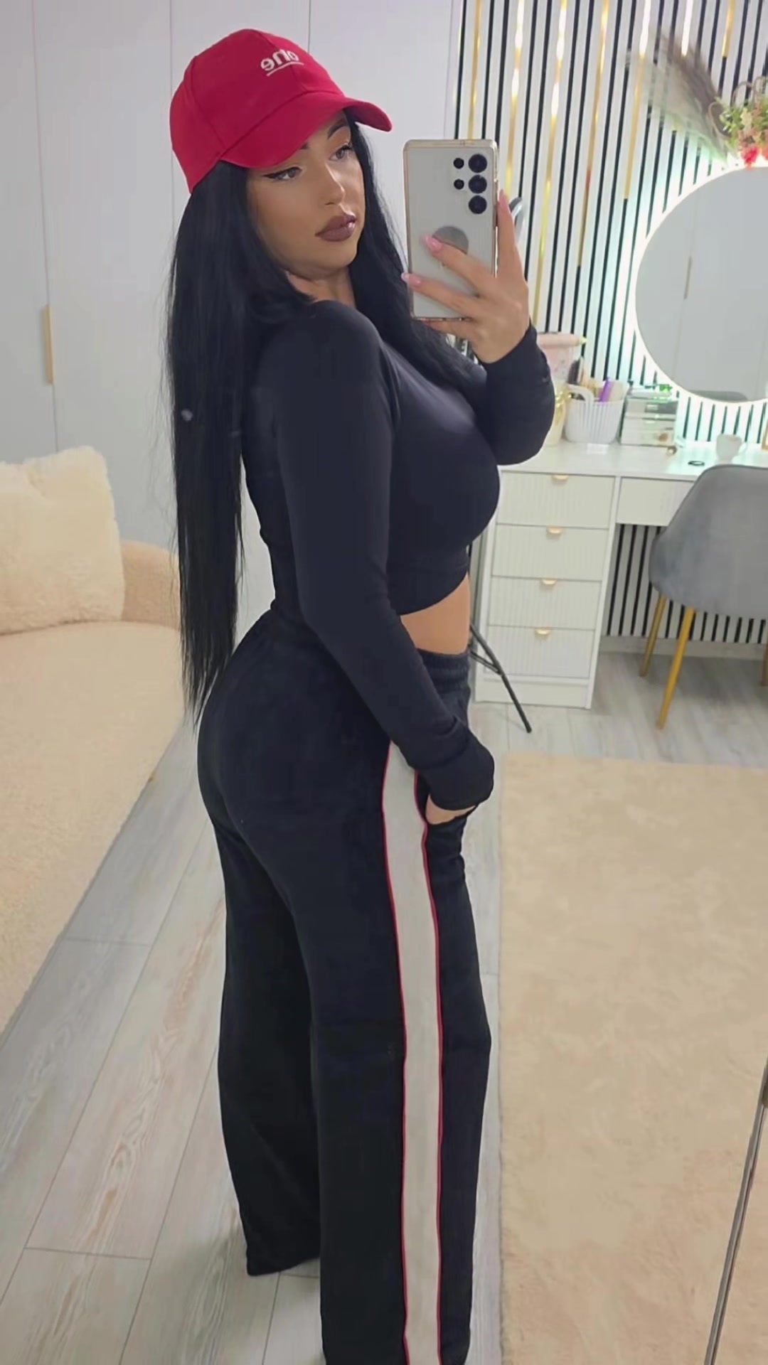 @Adina93