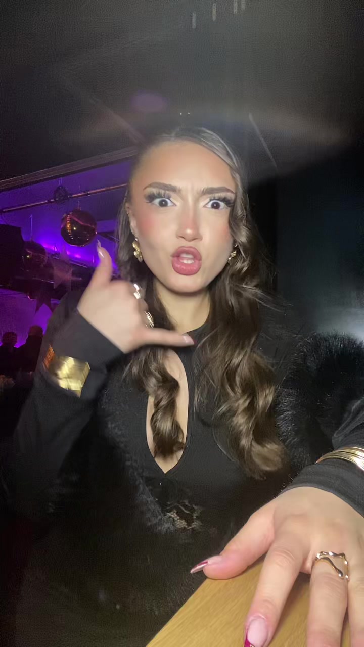 @ANORA🦋🎤