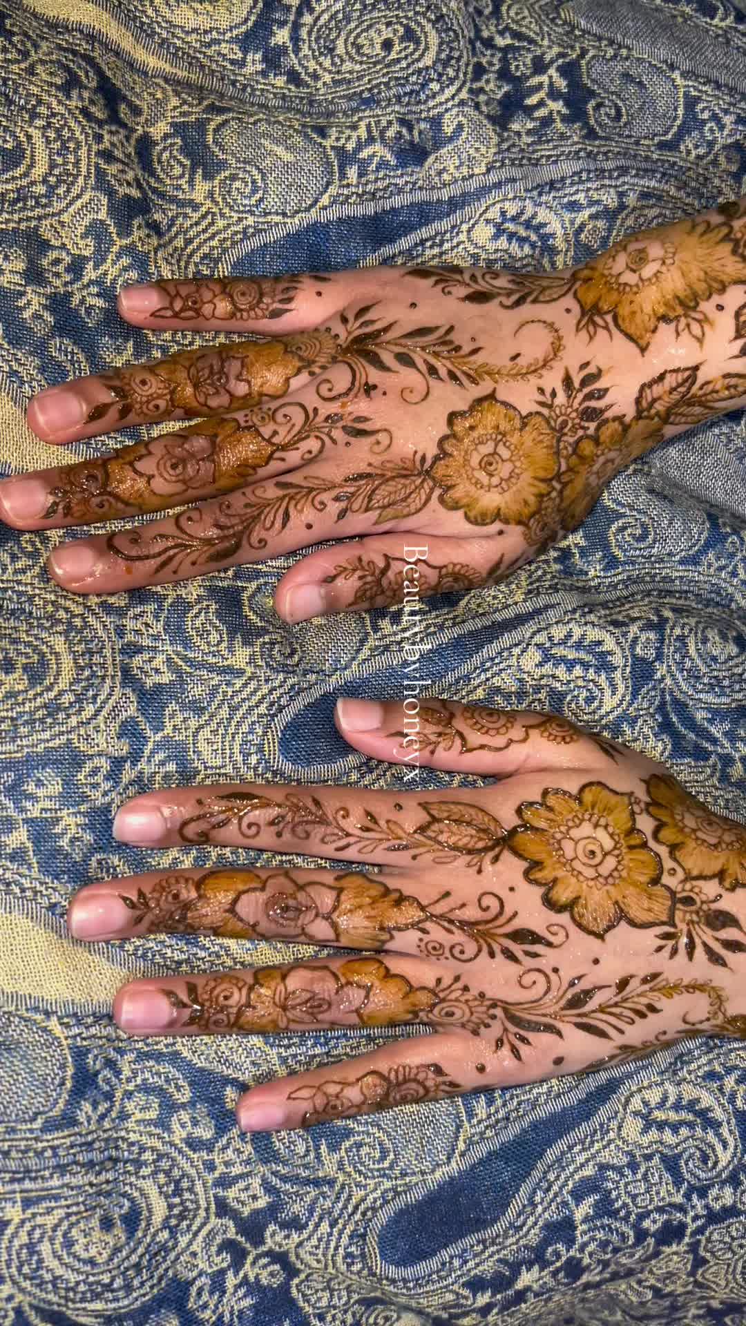@🌿Massage & Henna🌿