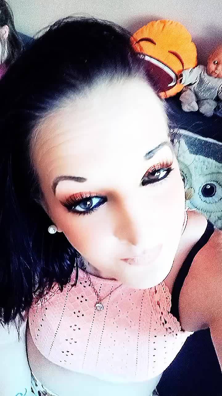 @👑 Q ❤️ UEEN 🖤🖤👑