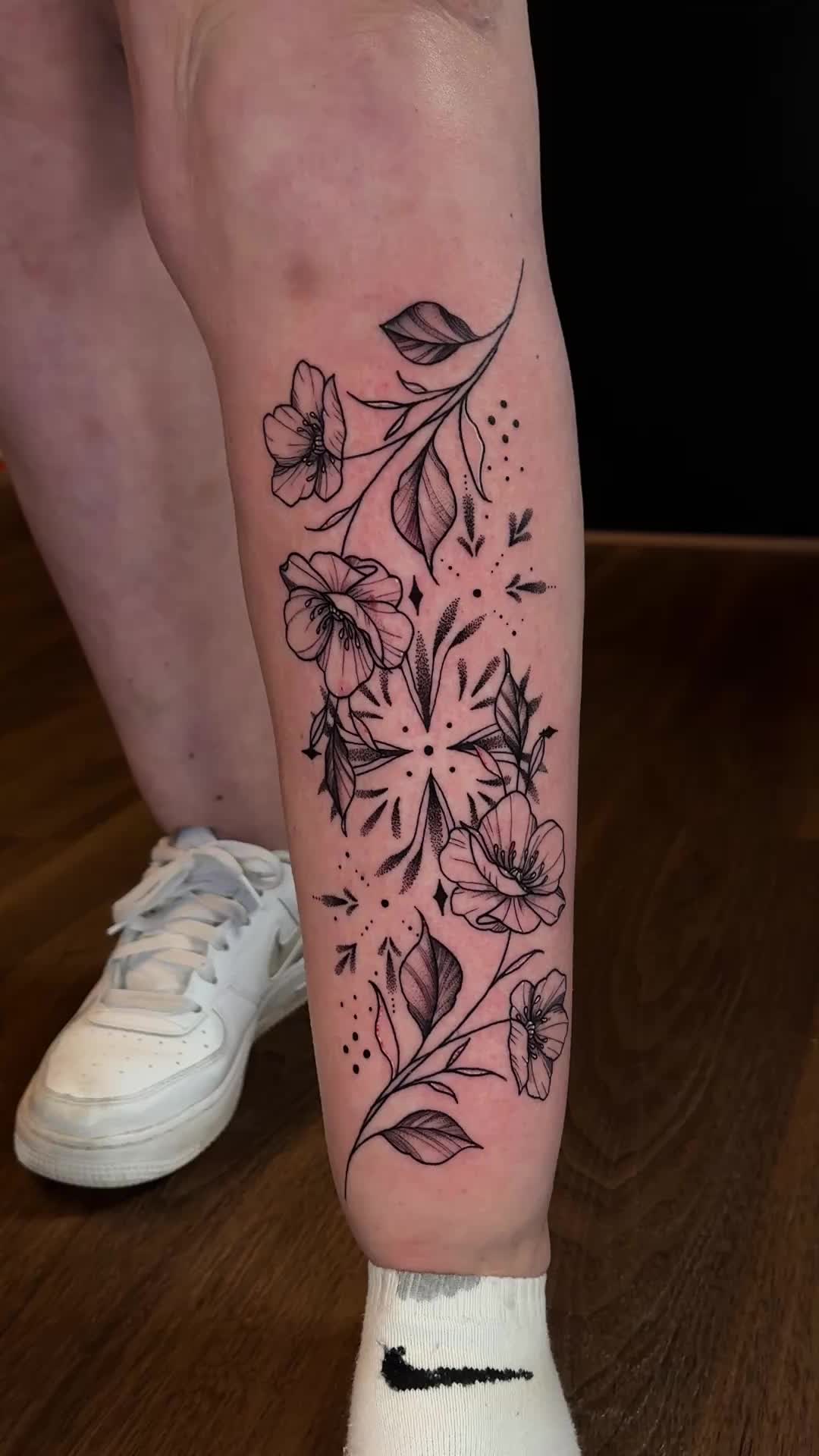 @rhiannonebony.tattoos🖤📚