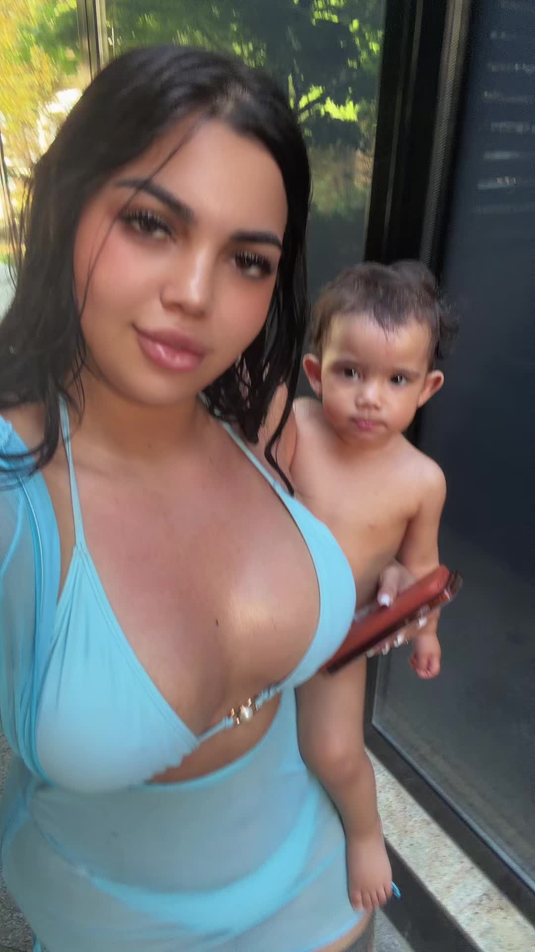 @Monica Valentina